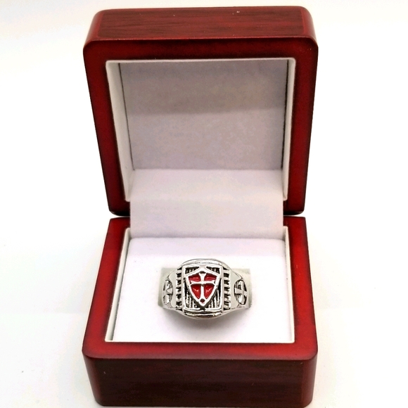 Mans Ring - Picture 1 of 3